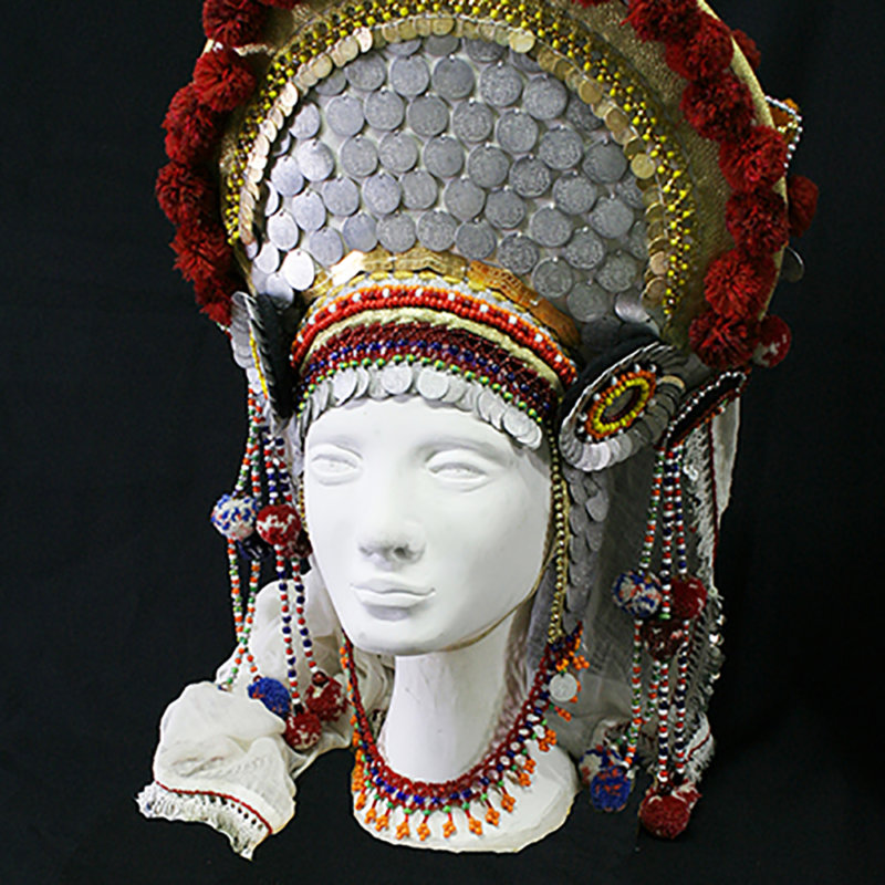 Na zdjęciu widzimy obrzędowe nakrycie głowy Panny Młodej z Regionu Pleven, Bułgaria, XIX w.